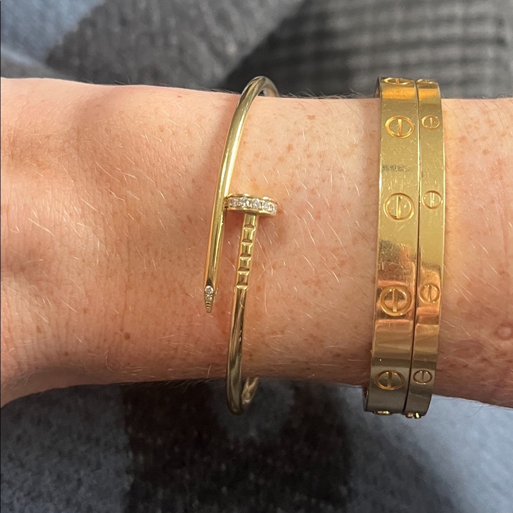 18k Gold and Diamond Nail bracelet